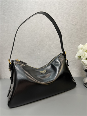 Pra*a aimée large naplak patent leather shoulder bag black color 1bc228