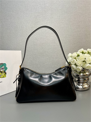 Pra*a aimée medium naplak patent leather shoulder bag black color 1bc229