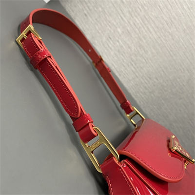 Pra*a patent leather shoulder bag red 1bd345