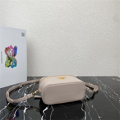 Pra*a vanity case grained leather lt pink 1bh202