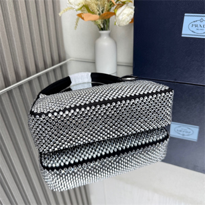 pra*a re-edition 2000 mini-bag with Di*m*nd black 1ne515