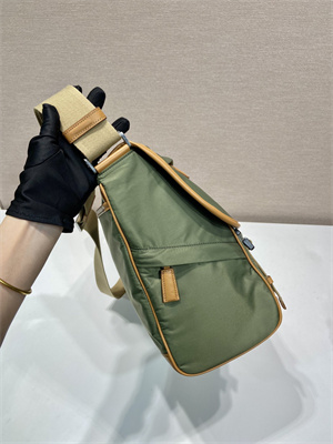 Pra*a re-nylon and leather shoulder bag military/caramel 2vd052
