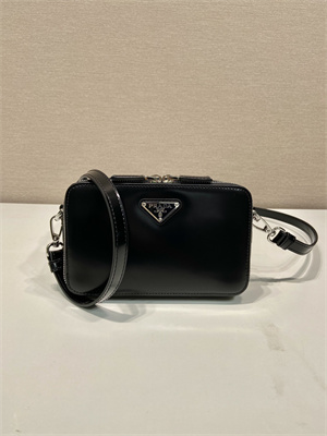 Pra*a brique shinny leather shoulder bag black 2vh173