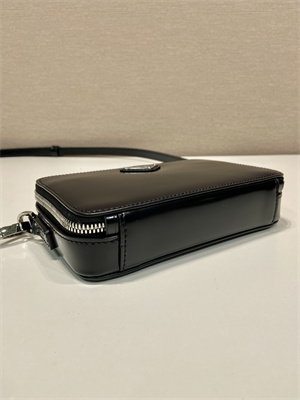 Pra*a brique shinny leather shoulder bag black 2vh173