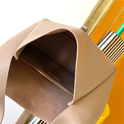 y.s.l le 5 a 7 S*pple large hobo bag in beige leather