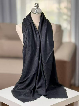 L.V Monogram Silk/Wool Scarf Color Options 37548