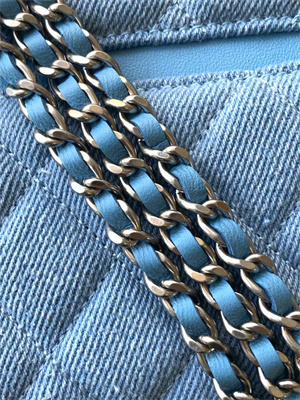 Ch*el long vanity with chain blue denim & silver-tone metal ap4407