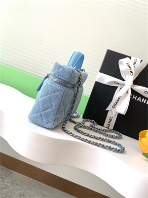 Ch*el long vanity with chain blue denim & silver-tone metal ap4407