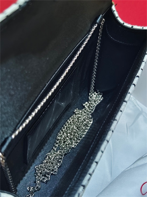 Roger Vivier Efflorescence Clutch In Tweed White/Black