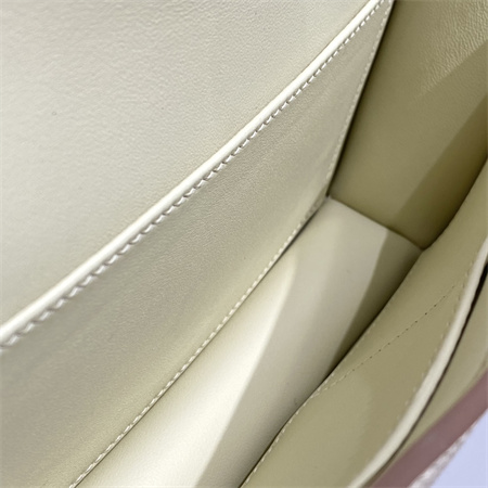 Constance Elan Epsom Leather Gold/Silver Tone Hardware Craie Color HS(With Mirror)