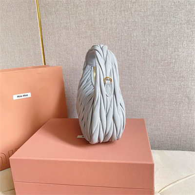 M*um*u wander matelassé nappa leather small hobo bag pearl gray color