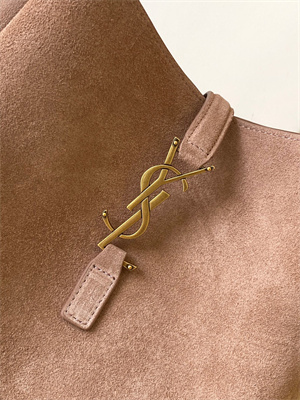 y.s.l le 5 a 7 S*pple small hobo bag in barely pink suede leather