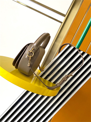 y.s.l voltaire in box Sa**t Lau*nt dk cork