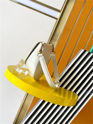 y.s.l voltaire top handle in box Sa**t Lau*nt white