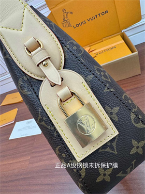 L.V Slouchy PM Monogram Coated Canvas M11952 TOP