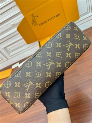 L.V Slouchy PM Monogram Coated Canvas M11952 TOP