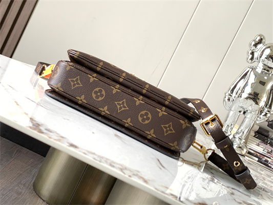 L.V Pochette Metis Monogram Coated Canvas M44875 TOP