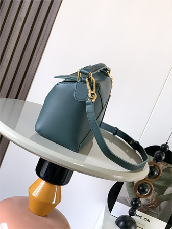 L0ew* small puzzle bag in classic calfskin