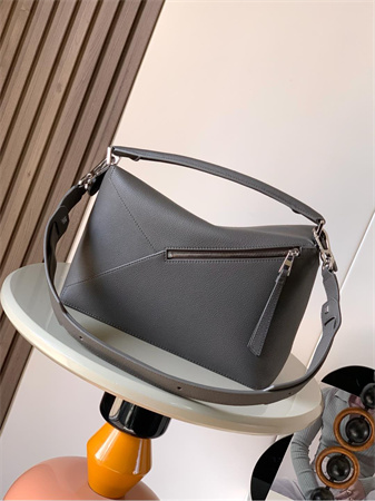 L0ew* puzzle bag in soft grained calfskin