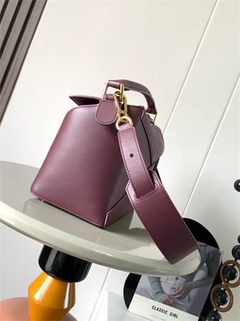 L0ew* puzzle bag in classic calfskin
