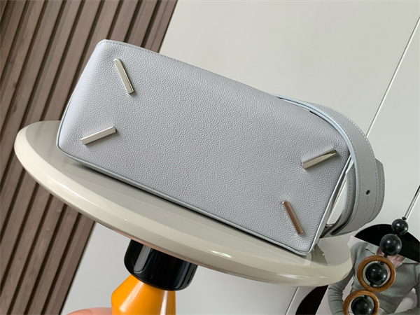 L0ew* puzzle bag in soft grained calfskin