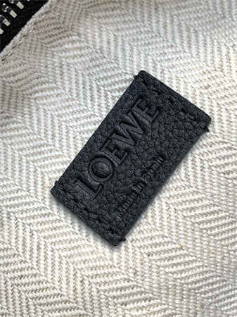 L0ew* puzzle bag in soft grained calfskin