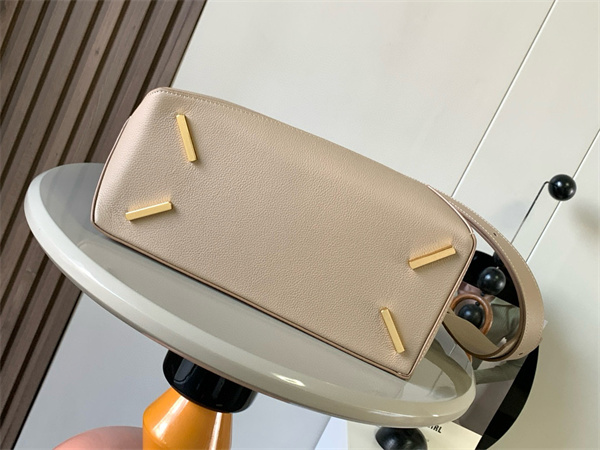 L0ew* puzzle bag in soft grained calfskin