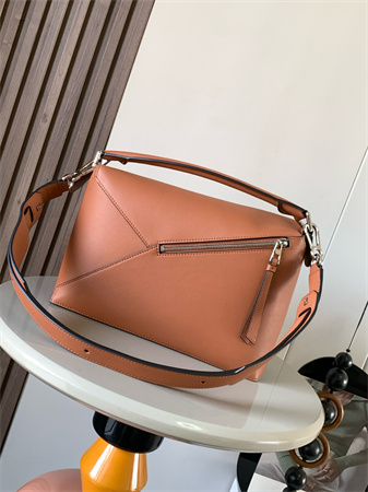 L0ew* puzzle bag in classic calfskin