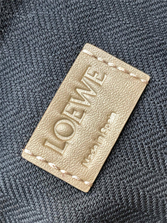 L0ew* puzzle bag in soft grained calfskin