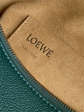 L0ew* large puzzle bag in shinny grained calfskin