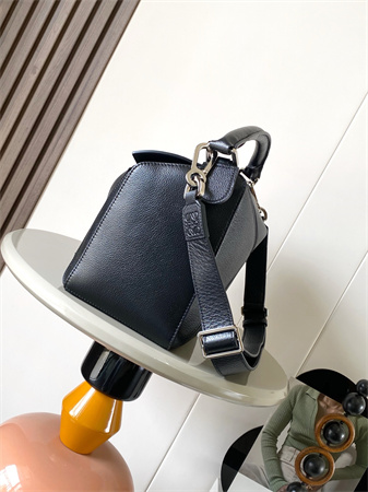 L0ew* large puzzle bag in shinny grained calfskin