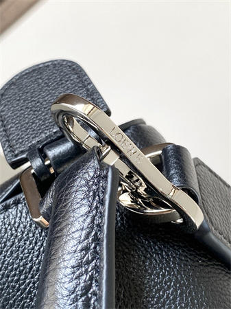 L0ew* large puzzle bag in shinny grained calfskin