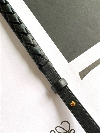 L0ew* woven spiral strap in classic calfskin black