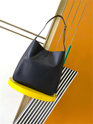 y.s.l le 5 a 7 S*pple large hobo bag in black leather