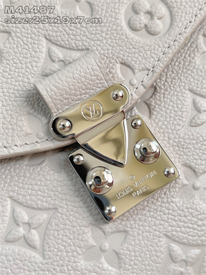 L.V Pochette Métis Monogram Empreinte Brume M13481