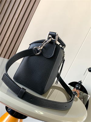 L0ew* small puzzle bag in soft grained calfskin silver tone metal black