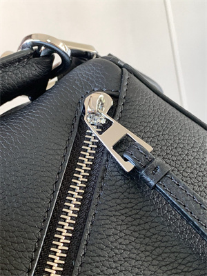 L0ew* small puzzle bag in soft grained calfskin silver tone metal black