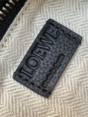 L0ew* small puzzle bag in soft grained calfskin silver tone metal black