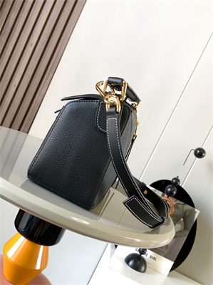 L0ew* small puzzle bag in soft grained calfskin gold tone metal black