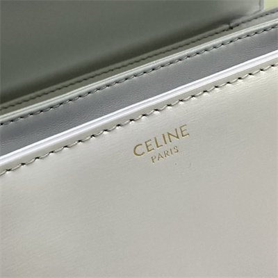 Ce**e classique triomphe bag in shiny calfskin lavender color