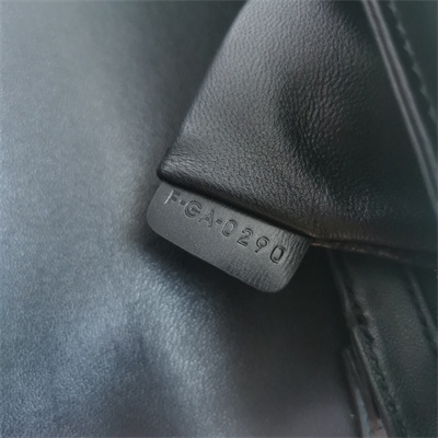 Ce**e classique triomphe bag in shiny calfskin all black color