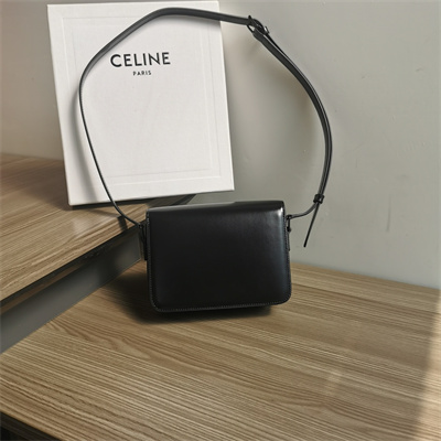Ce**e teen triomphe bag in shiny calfskin all black color