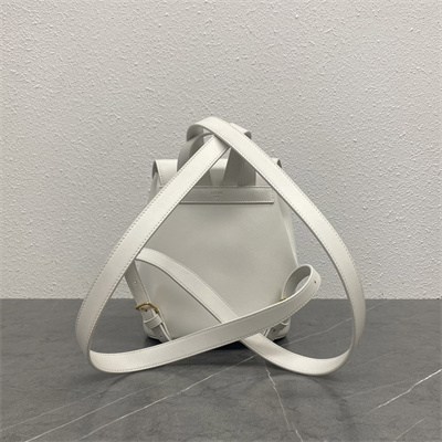 Ce**e backpack bonnie in smooth calfskin rice color