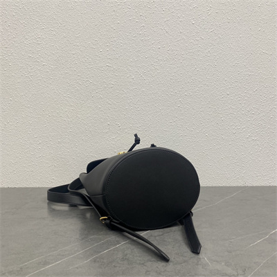 Ce**e backpack bonnie in smooth calfskin black color