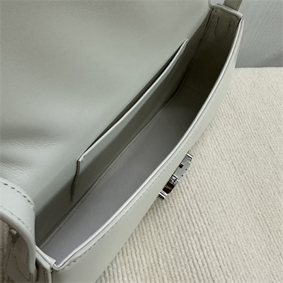 Ce**e medium lola in shinny calfskin white