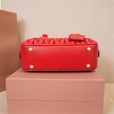 M*um*u arcadie matelassé nappa leather top handle bag red color