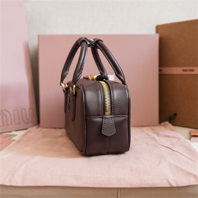 M*um*u arcadie leather top handle bag briarwood color