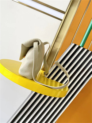 Y.S.L CASSANDRE Envelope Messenger In Grained Lambskin Cream