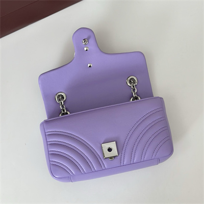 Gu.cci GG Marmont Small shoulder bag matelassé chevron lambskin leather Silver toned hardware Lilac 837280
