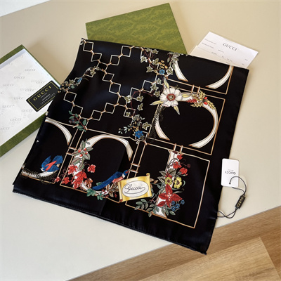 G*u*i square silk scarf 38558